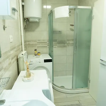 Apartma Alina *