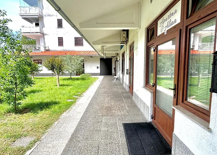 Apartma Alina * לוסיה