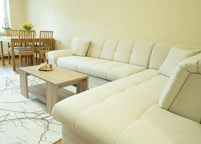 Apartma Alina לוסיה